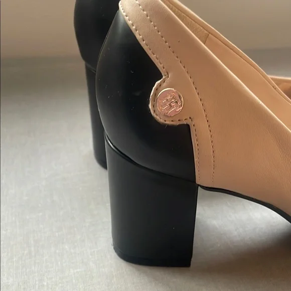 Tommy Hilfinger Beige and Black Pumps Heels Size 7 - Picture 5 of 13
